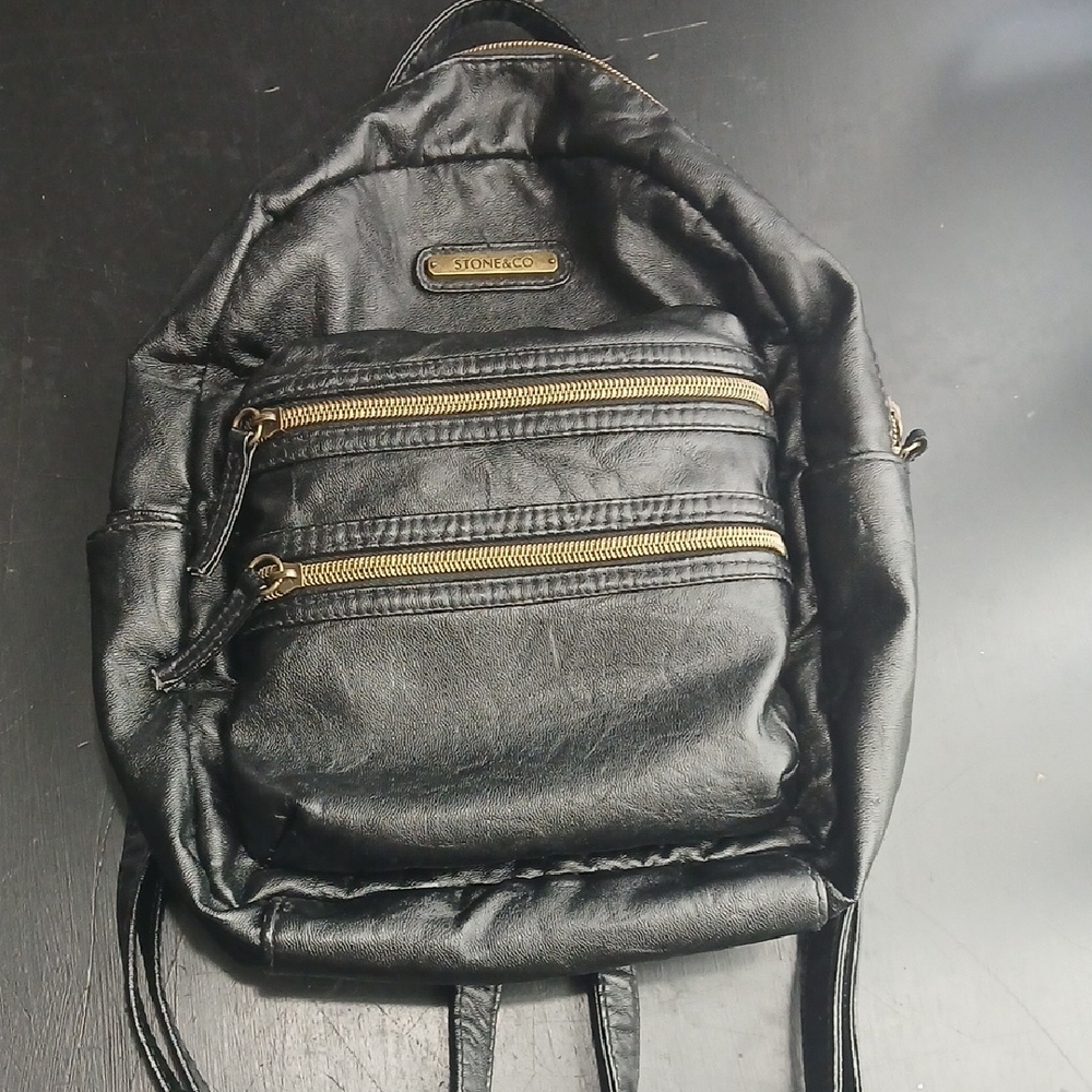Stone & Co. Elegant Black Leather Backpack